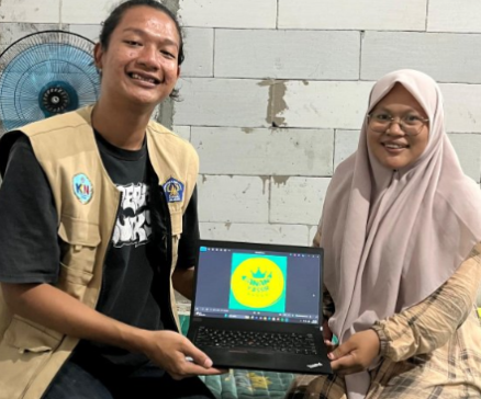Bukan Sekadar Ganti Logo, Mahasiswa KKN Dorong UMKM Karungan Naik Kelas Lewat Branding