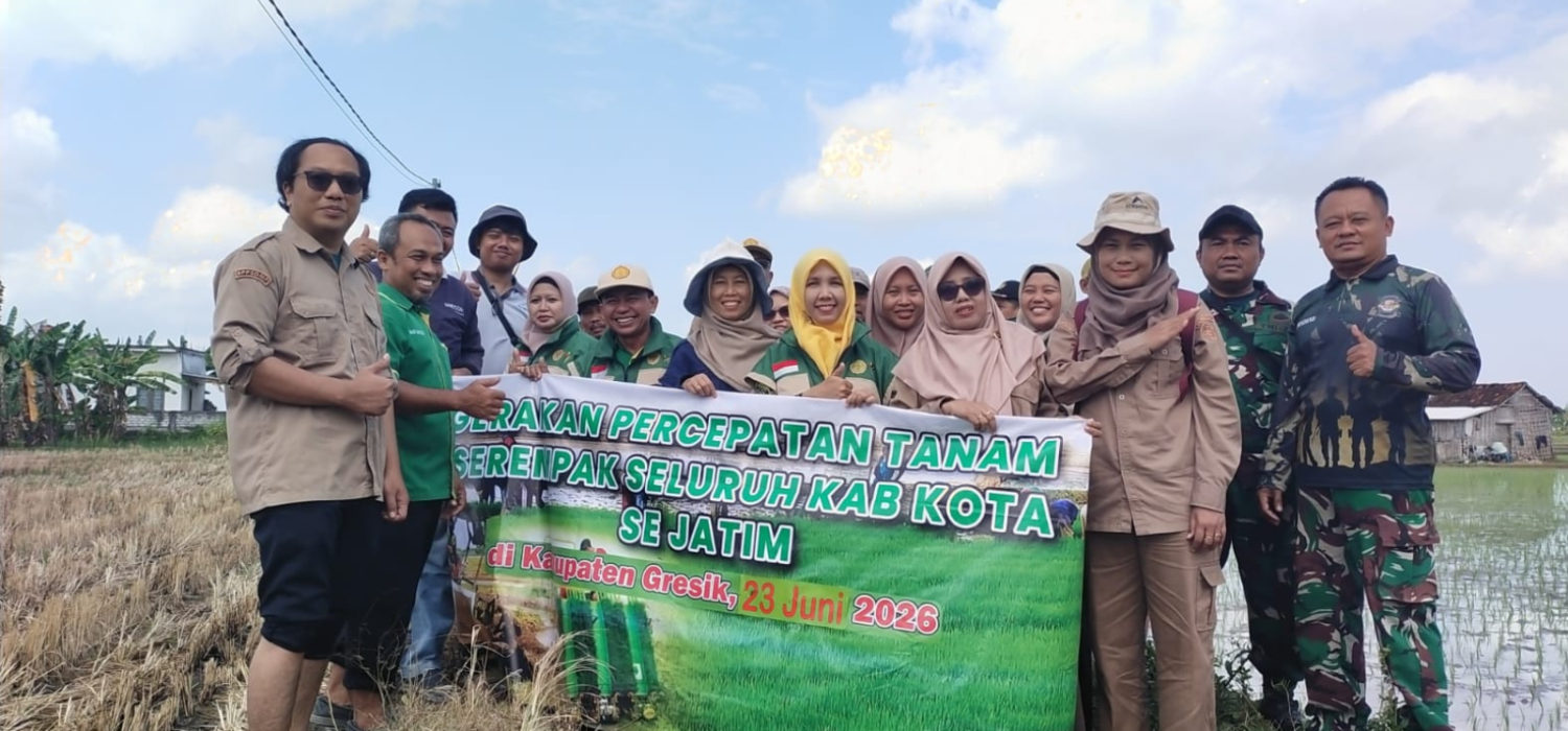 BRMP Jawa Timur Kawal Gerakan Tanam Padi di Desa Sambogunung, Gresik